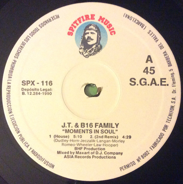 (CMD760) J.T. And The Big Family – Moments In Soul